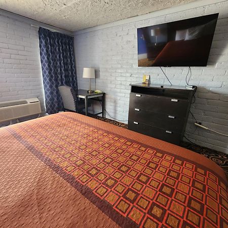 Carthage Inn Extérieur photo
